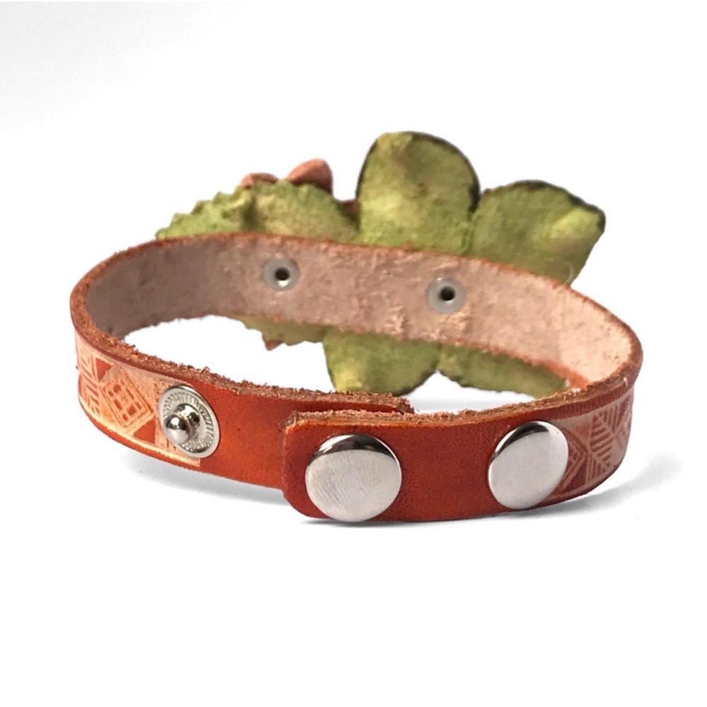 2 LEFT! Genuine Leather Handmade Handcrafted Flower Snap Bracelet - Picture 3 of 4